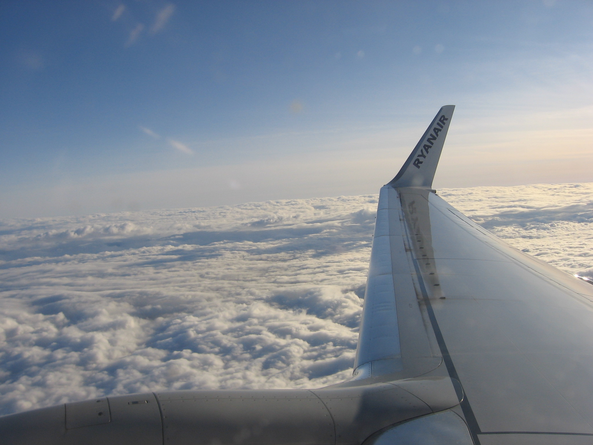 london-y-zena-468-volando
